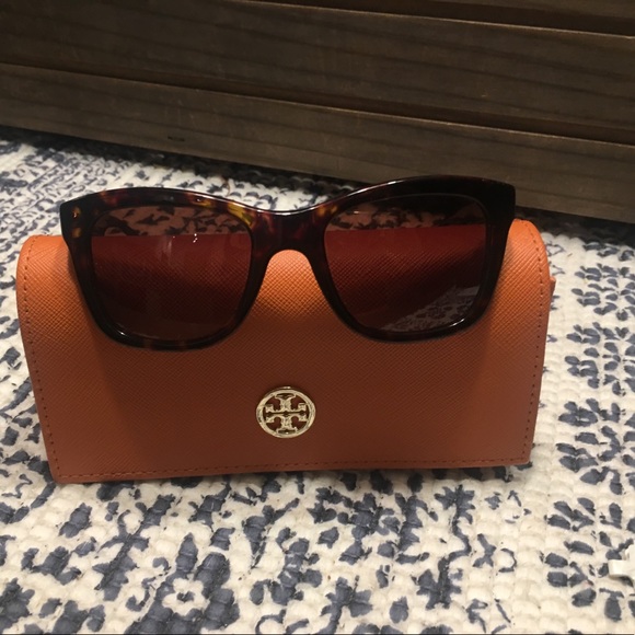 NEW TORY BURCH Women's Square Sunglasses - Picture 4 of 8